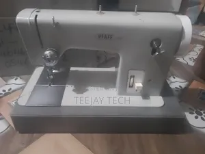 Sewing Machine (Pfaff)
