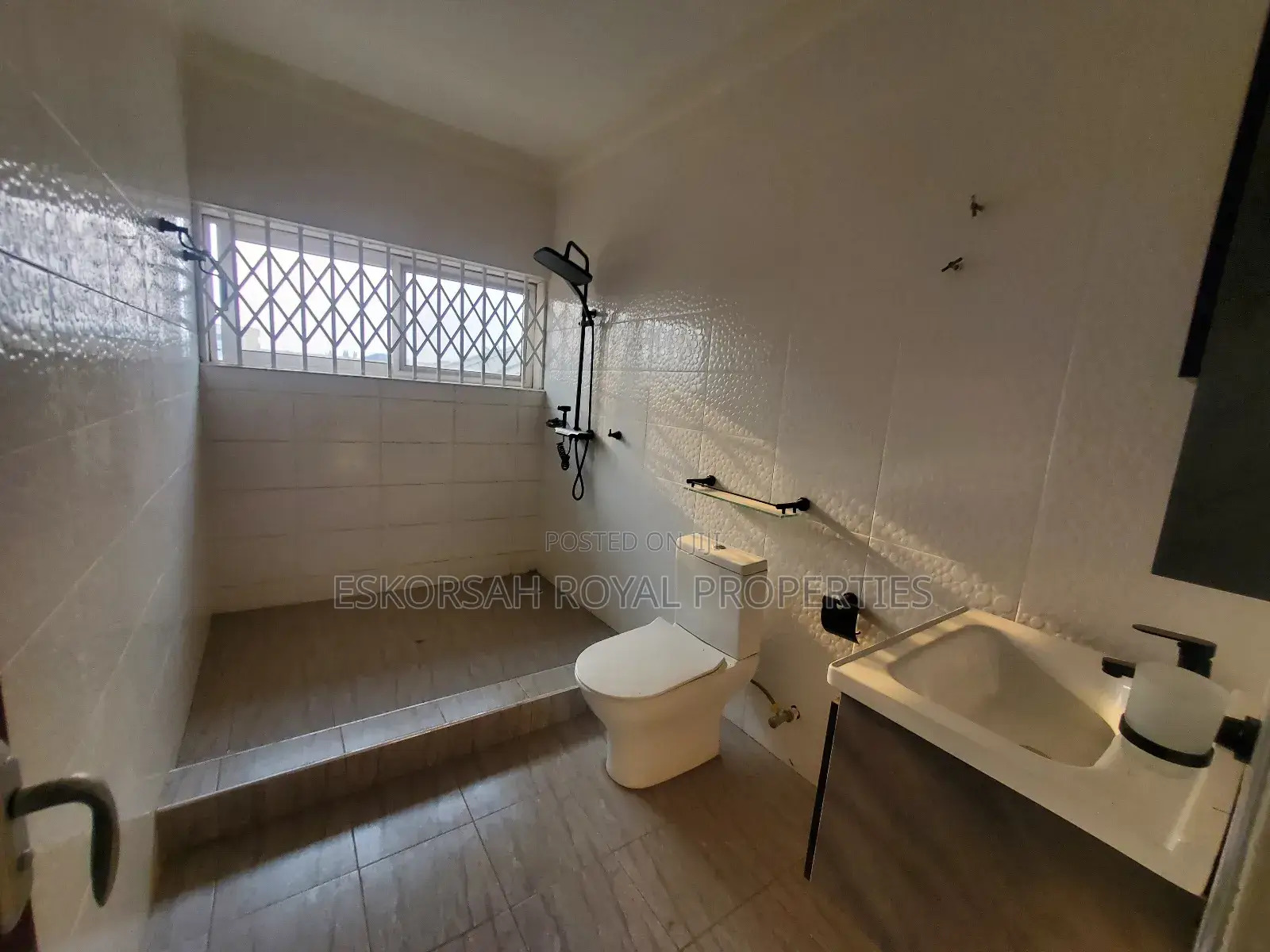 4bdrm House in Lakeside for rent