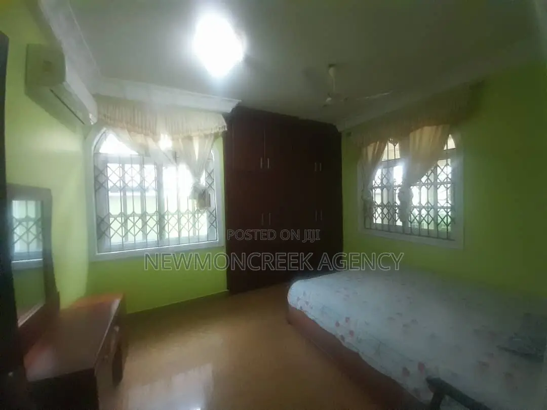5bdrm Duplex in Oyarifa Estate, Accra Metropolitan for sale