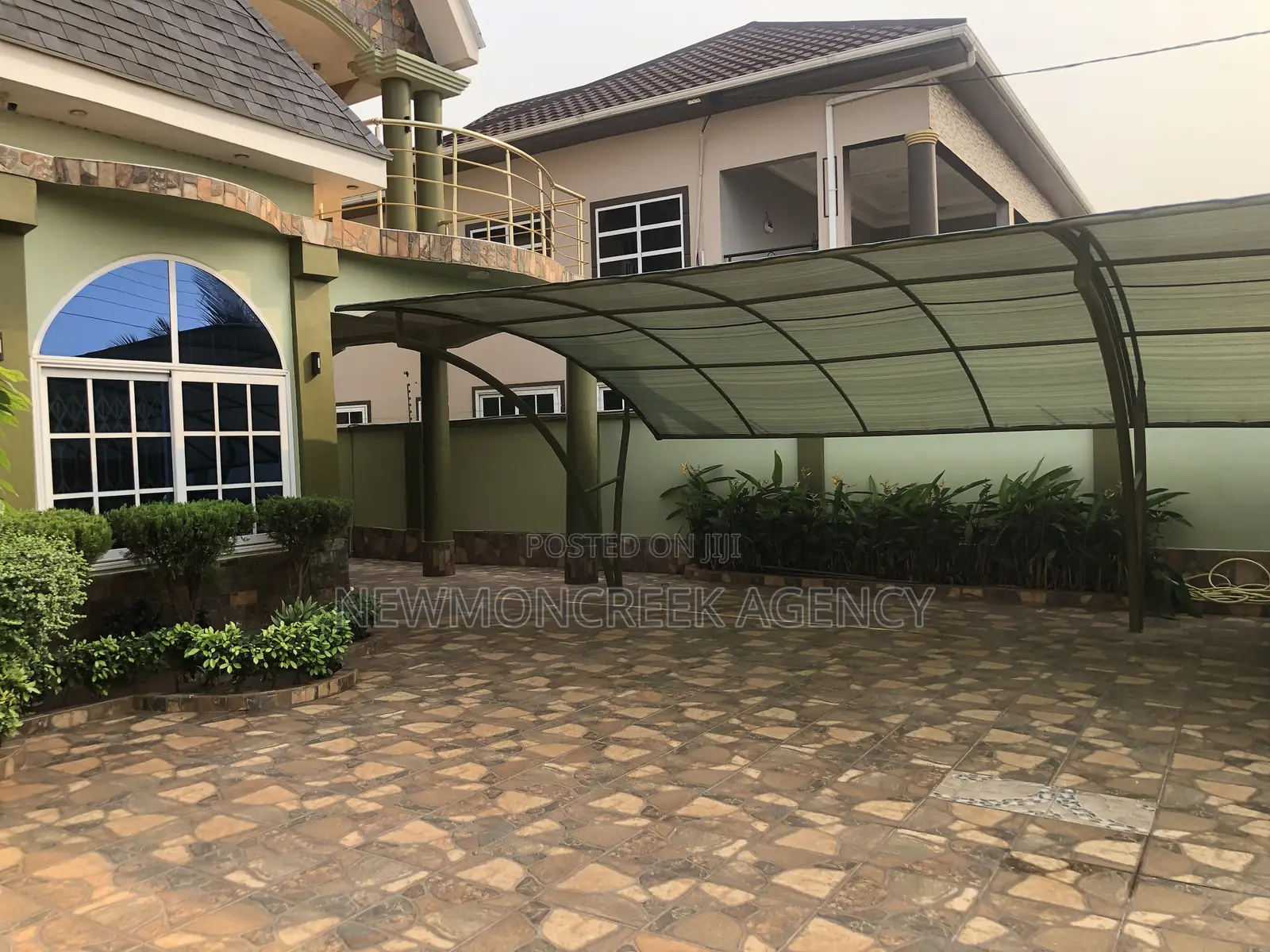 5bdrm Duplex in Oyarifa Estate, Accra Metropolitan for sale