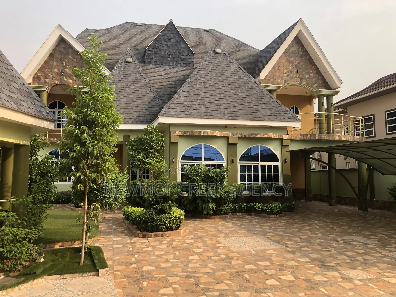 5bdrm Duplex in Oyarifa Estate, Accra Metropolitan for sale