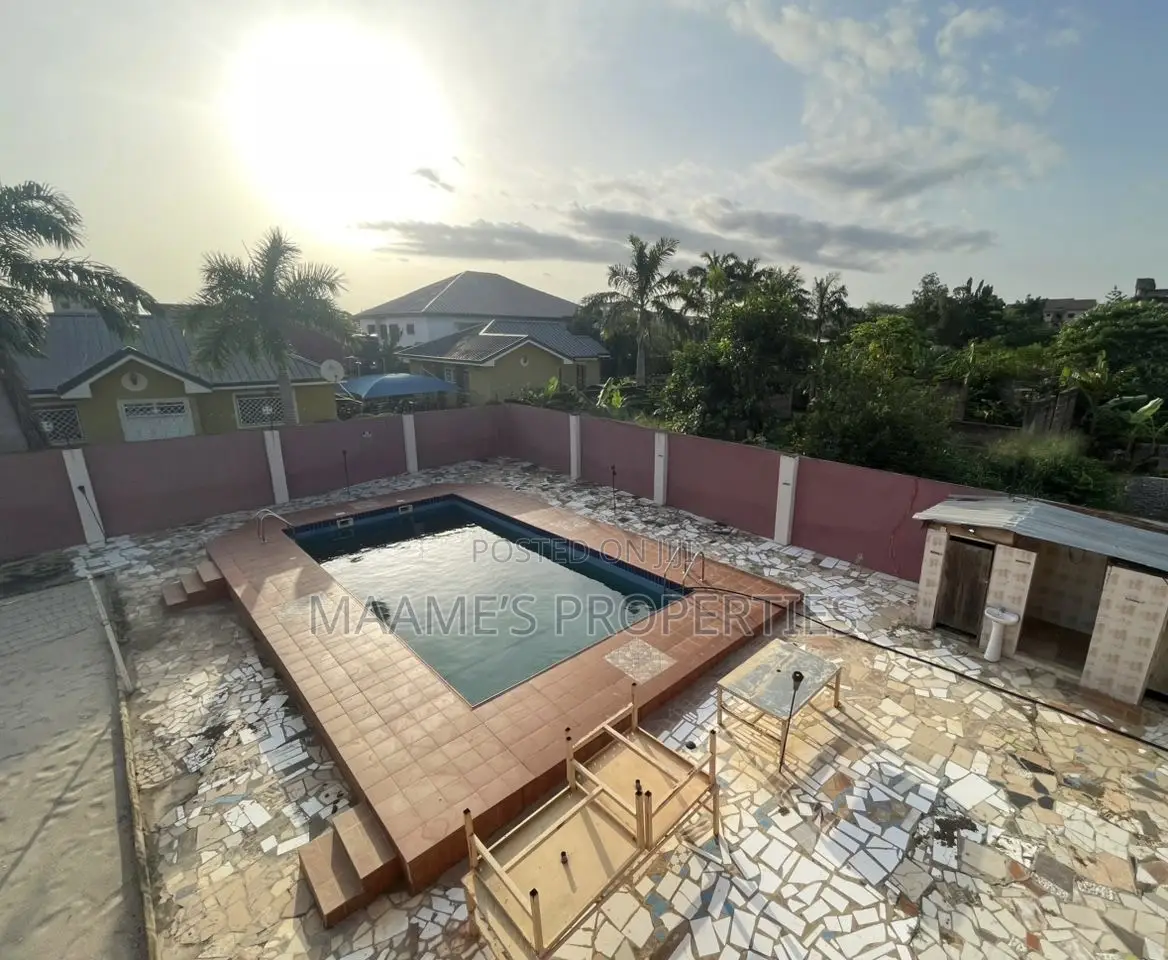 10bdrm Mansion in Pokuase for sale