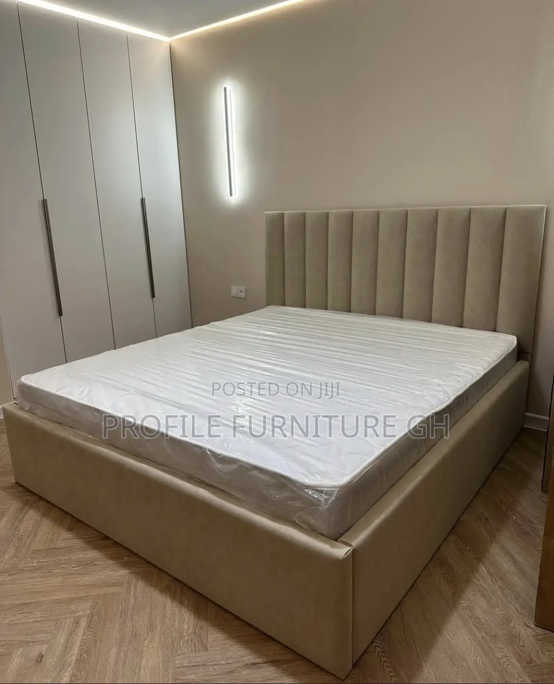 (72x75) Queen Bedframe With Mattress