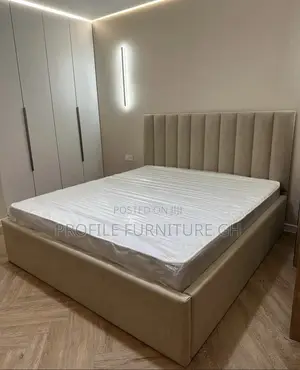 (72x75) Queen Bedframe With Mattress