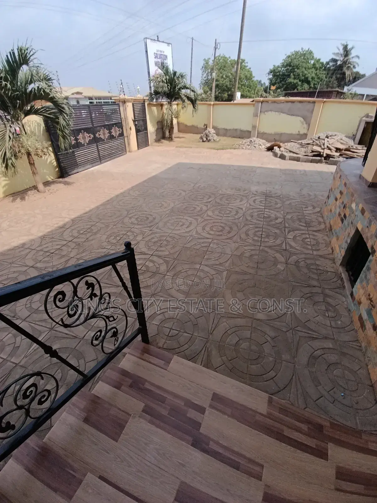 3bdrm Apartment in Kings-City-Estate, Ofankor for rent