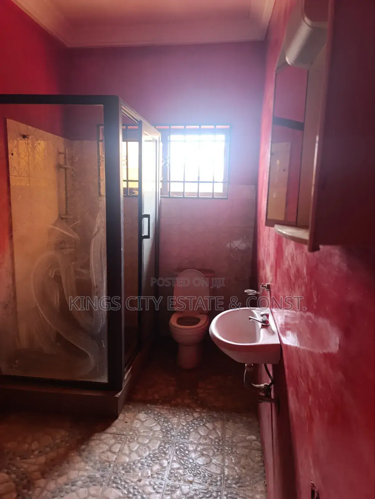 3bdrm Apartment in Kings-City-Estate, Ofankor for rent