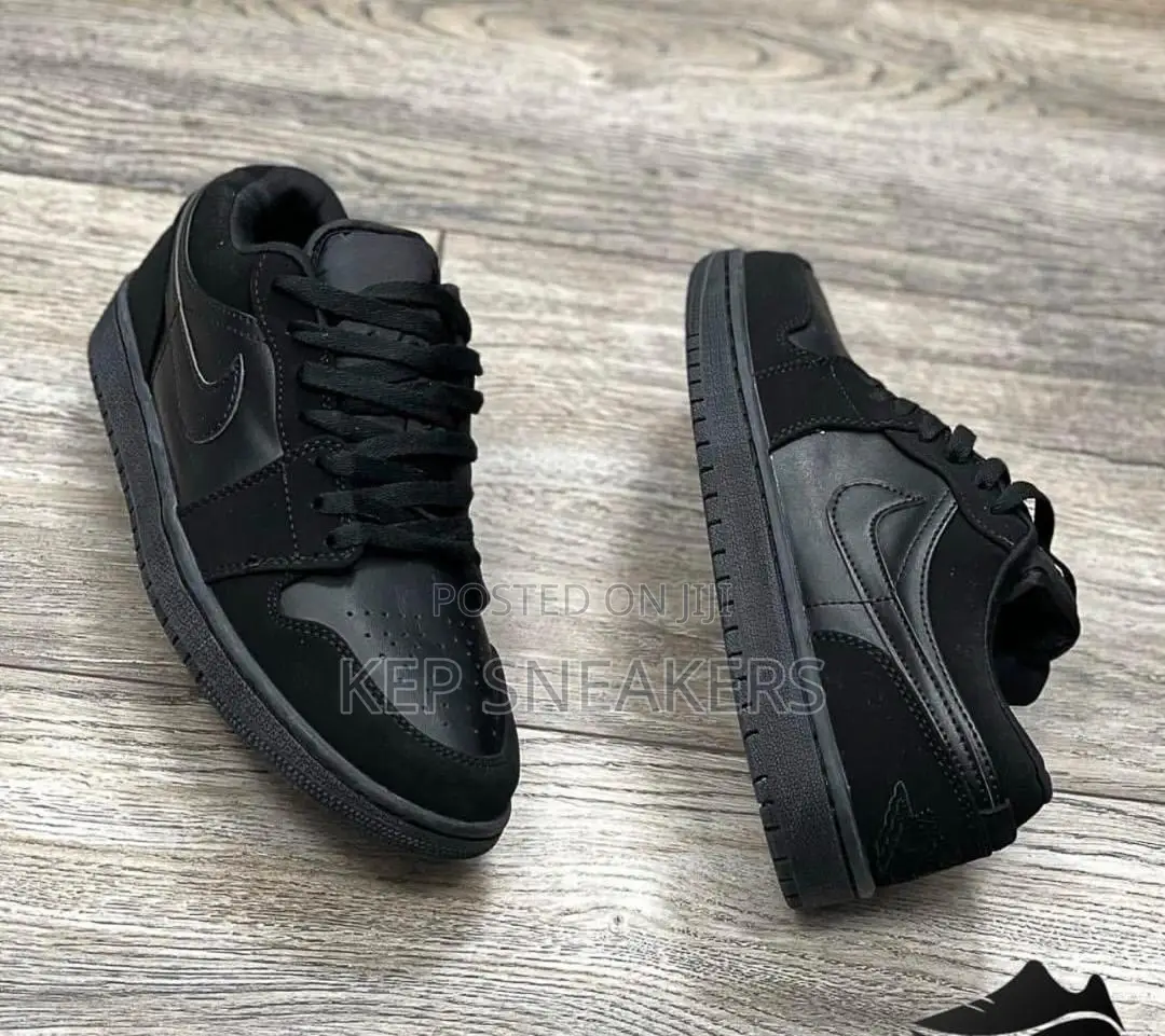 Nike Air Jordan 1 Low “Triple Black”