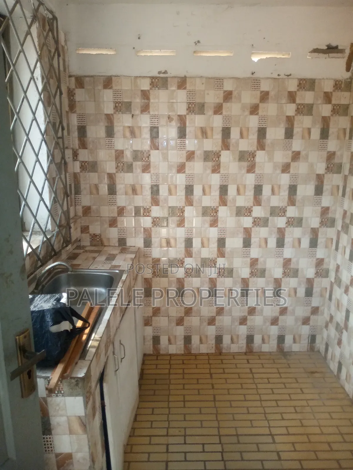 1bdrm Apartment in Dansoman Exhibition for rent