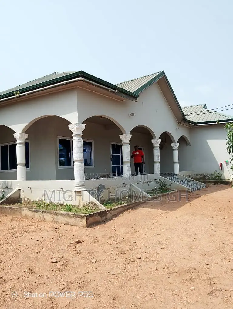 6bdrm House in Mighty Homes, Kasoa for rent