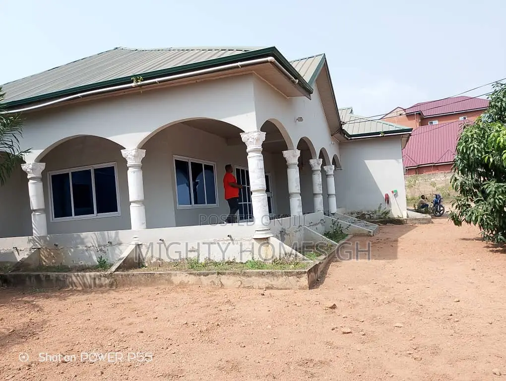 6bdrm House in Mighty Homes, Kasoa for rent