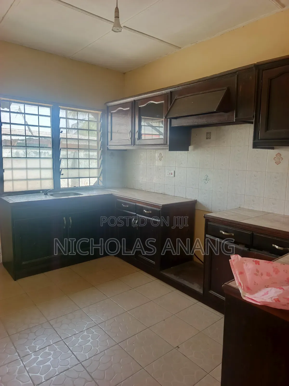 2bdrm Apartment in Dorns Properties, New Town for rent