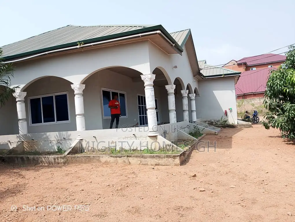 6bdrm House in Mighty Homes, Kasoa for rent