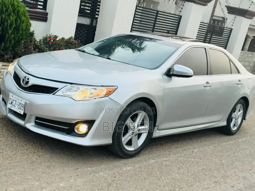 Toyota Camry 2014 Silver