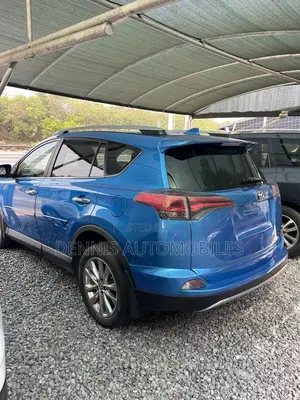 Toyota RAV4 XLE 4dr SUV AWD (2.5L 4cyl 6A) 2018 Blue