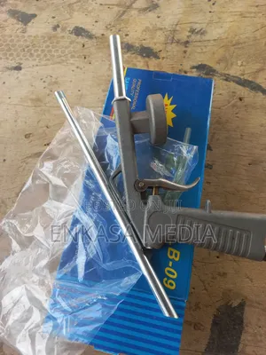 Under Coating Gun Or Gravitex Gun For Speaker Box And More.