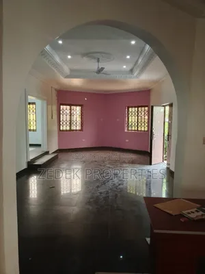 4bdrm Apartment in Ablekuma for rent