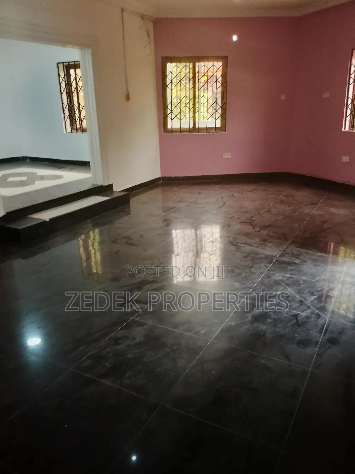 4bdrm Apartment in Ablekuma for rent