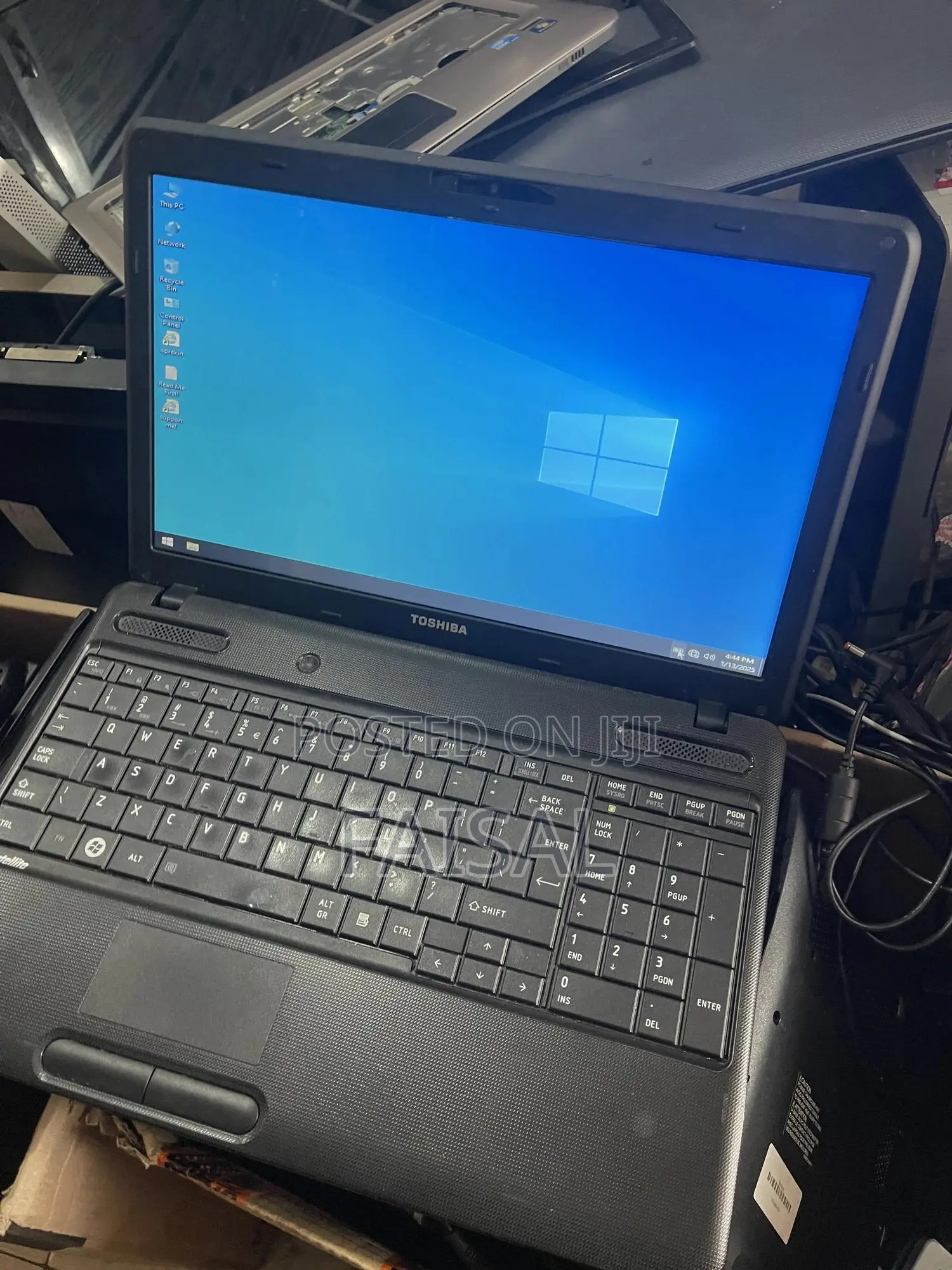 Laptop Toshiba Satellite C665 4GB Intel Core i3 HDD 500GB