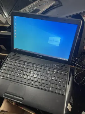 Laptop Toshiba Satellite C665 4GB Intel Core i3 HDD 500GB