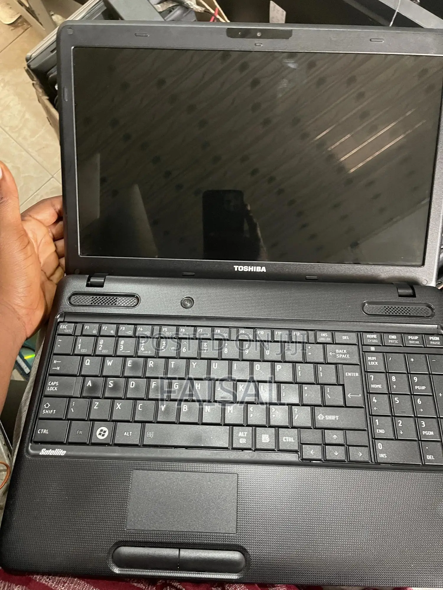Laptop Toshiba Satellite C665 4GB Intel Core i3 HDD 500GB