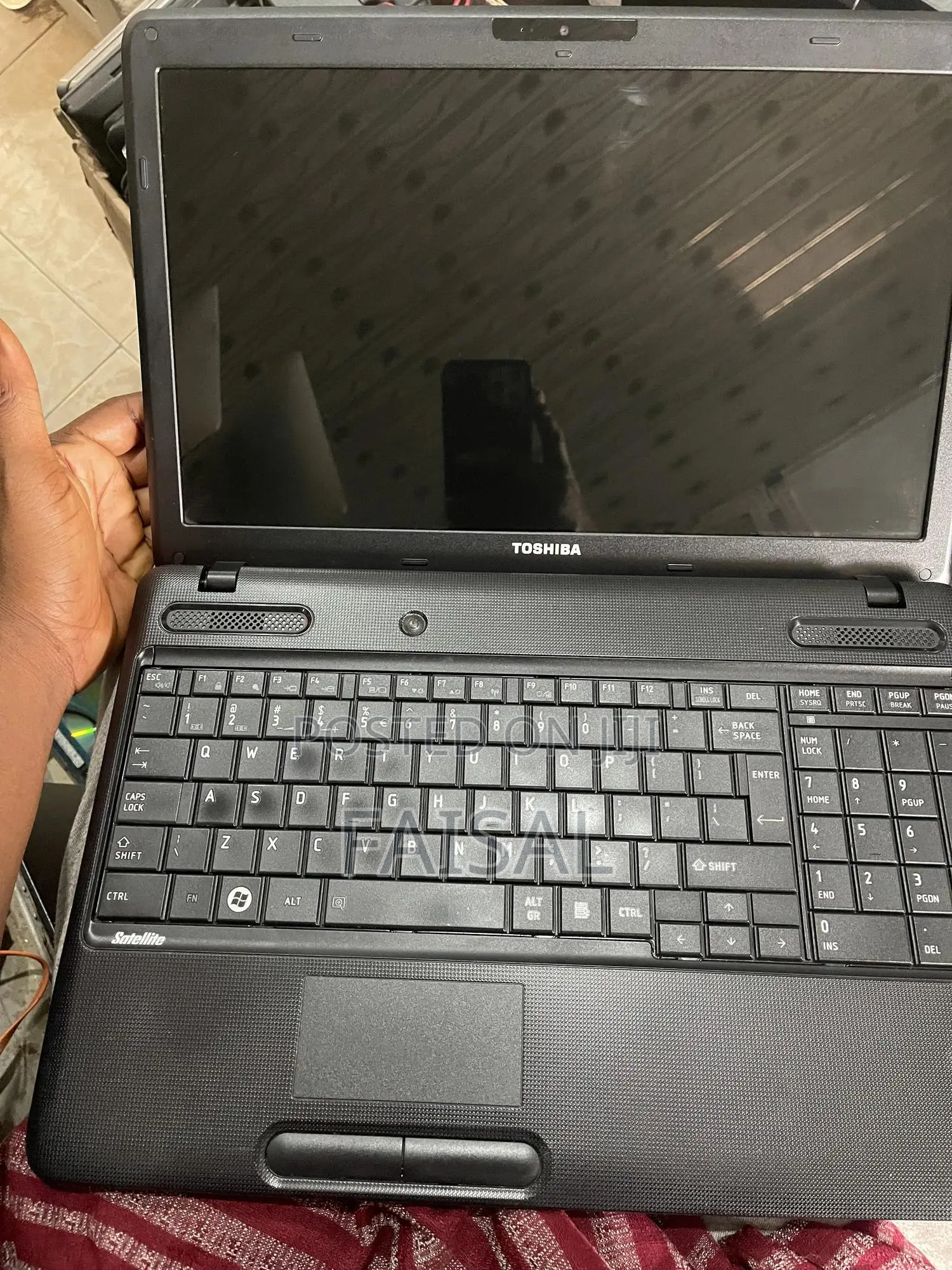 Laptop Toshiba Satellite C665 4GB Intel Core i3 HDD 500GB