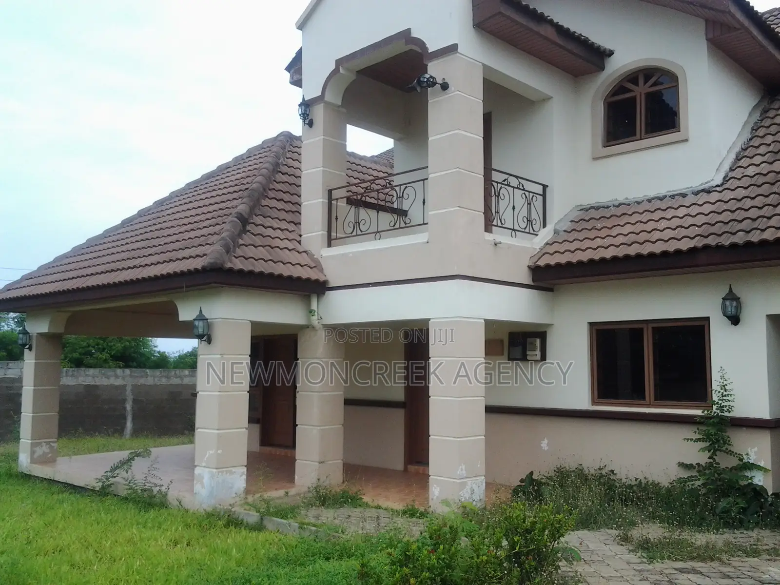 4bdrm Duplex in Gated Estate, Accra Metropolitan for rent