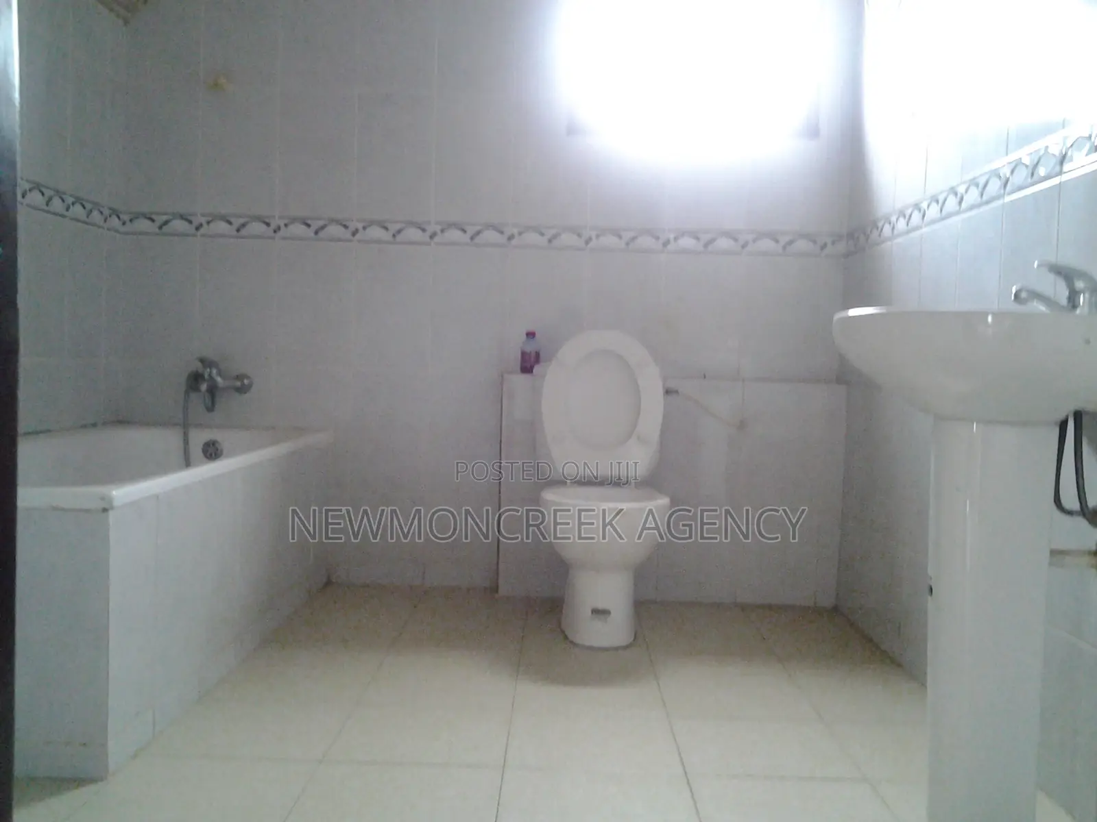 4bdrm Duplex in Gated Estate, Accra Metropolitan for rent