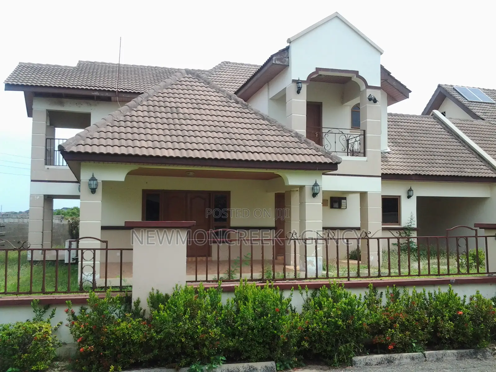 4bdrm Duplex in Gated Estate, Accra Metropolitan for rent