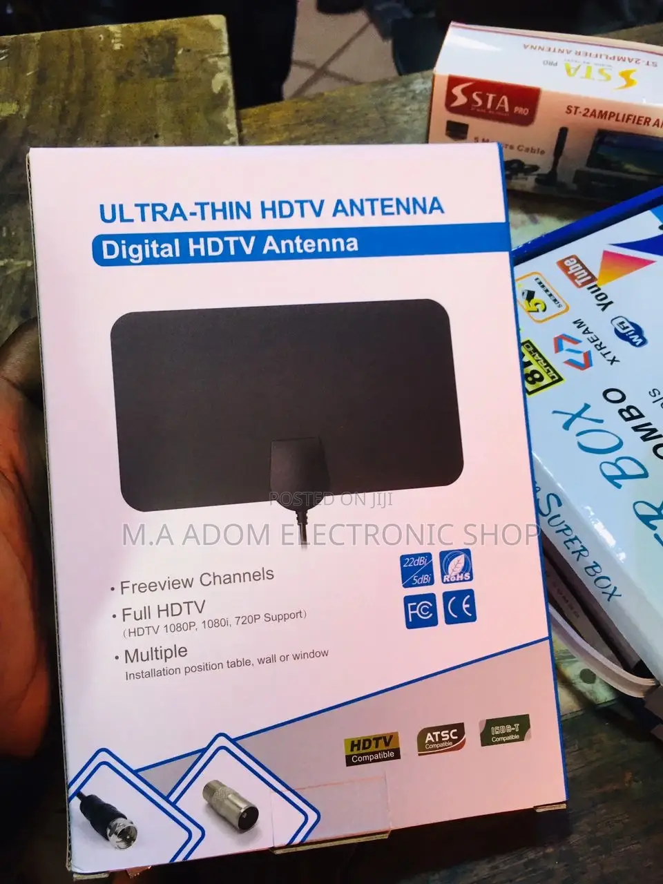 Powerful Indoor Antenna With Built-in Booster