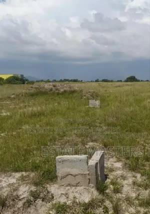 Land Close to Nature and a Developing Estate Community,Pram
