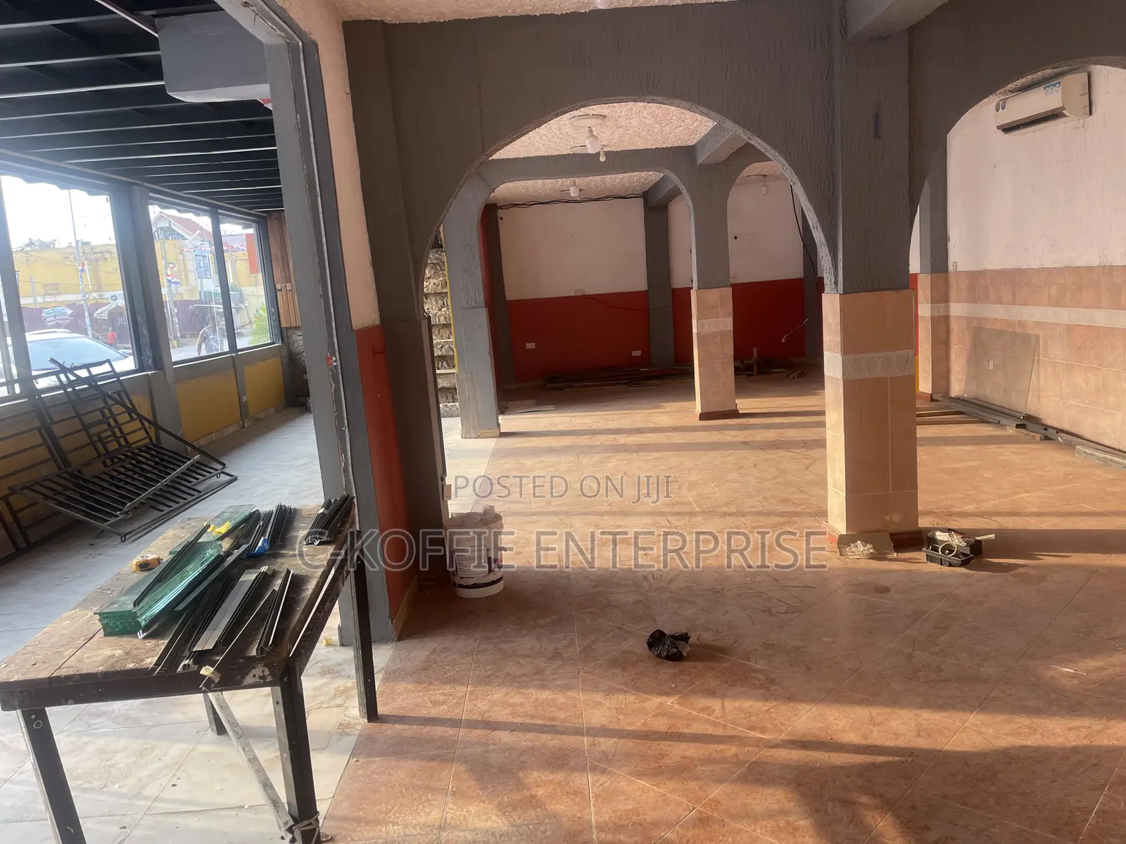 Showroom of 300sqm + at North Kaneshie Industrial Area 4 Rent
