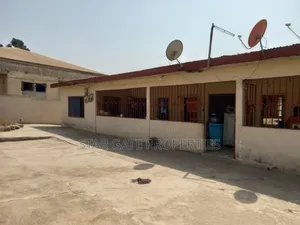 5bdrm House in Kenyasi Abrem, Kumasi Metropolitan for sale
