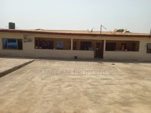 5bdrm House in Kenyasi Abrem, Kumasi Metropolitan for sale