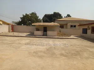 5bdrm House in Kenyasi Abrem, Kumasi Metropolitan for sale