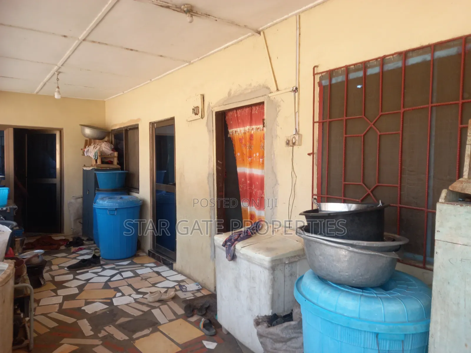 5bdrm House in Kenyasi Abrem, Kumasi Metropolitan for sale