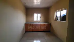8bdrm Apartment in Labone for rent