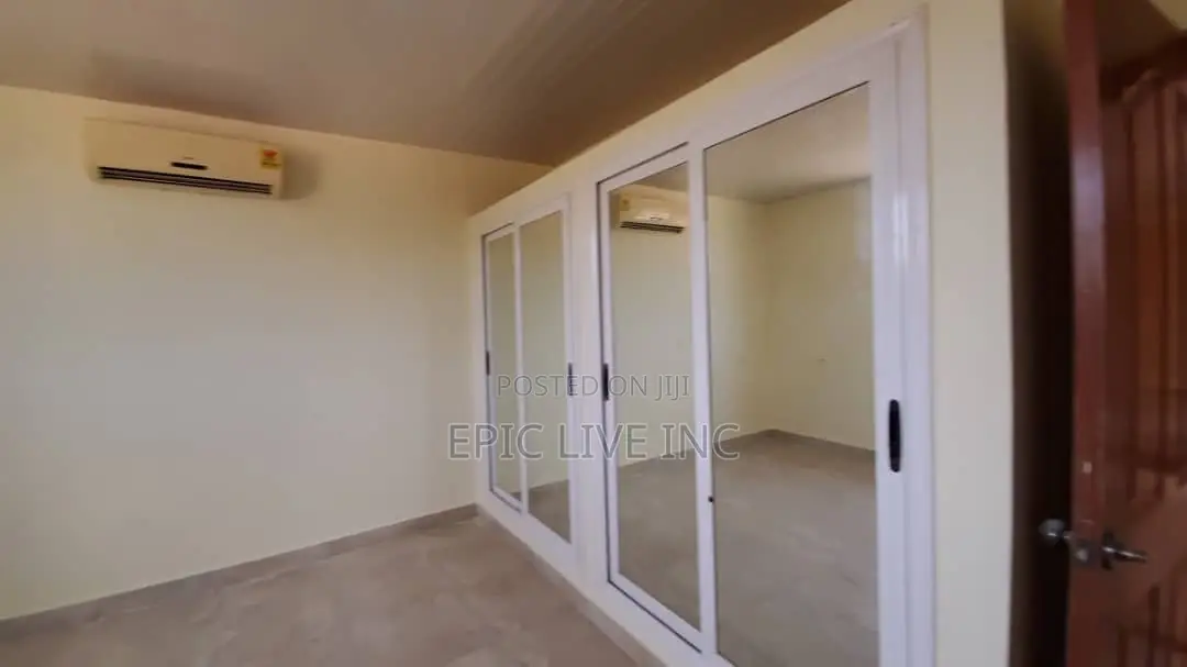8bdrm Apartment in Labone for rent