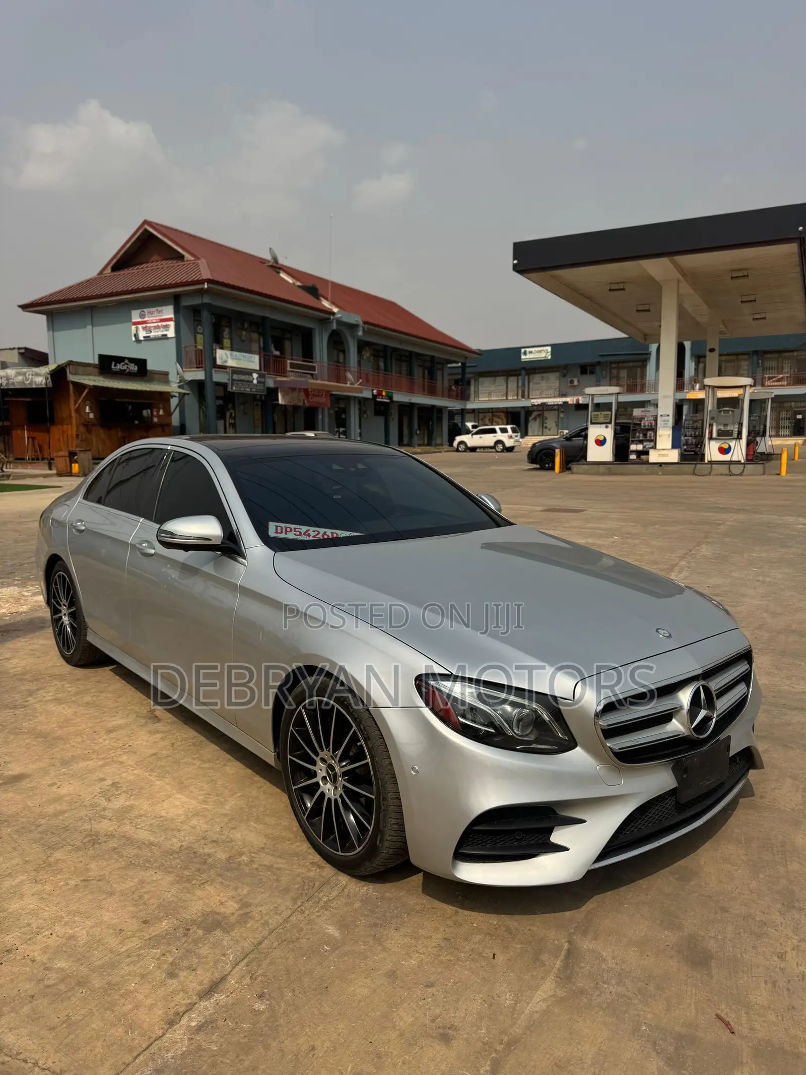 Mercedes-Benz E300 4Matic AWD Sedan (2.0L 4cyl 9A) 2017 Silver