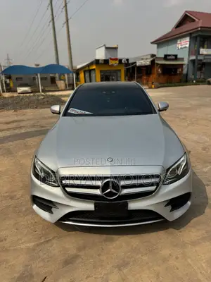 Mercedes-Benz E300 4Matic AWD Sedan (2.0L 4cyl 9A) 2017 Silver