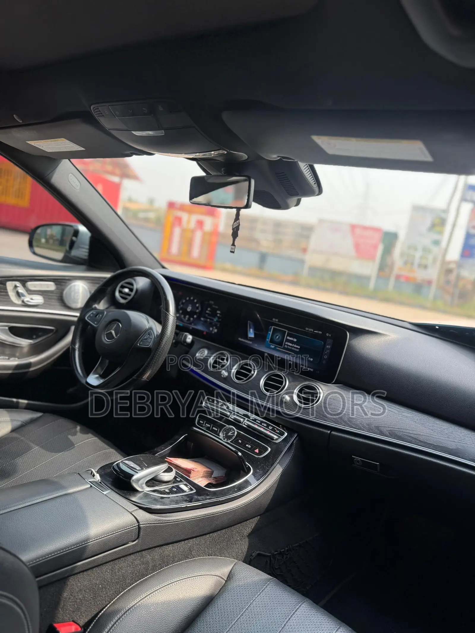 Mercedes-Benz E300 4Matic AWD Sedan (2.0L 4cyl 9A) 2017 Silver