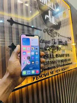 New Apple iPhone 11 Pro Max 64 GB Gold