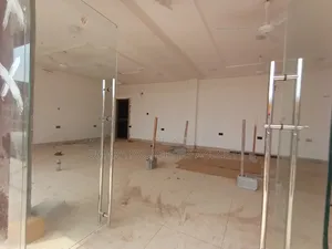 Shop Available for Rent