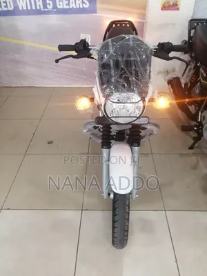 New Bajaj Boxer 125 2024