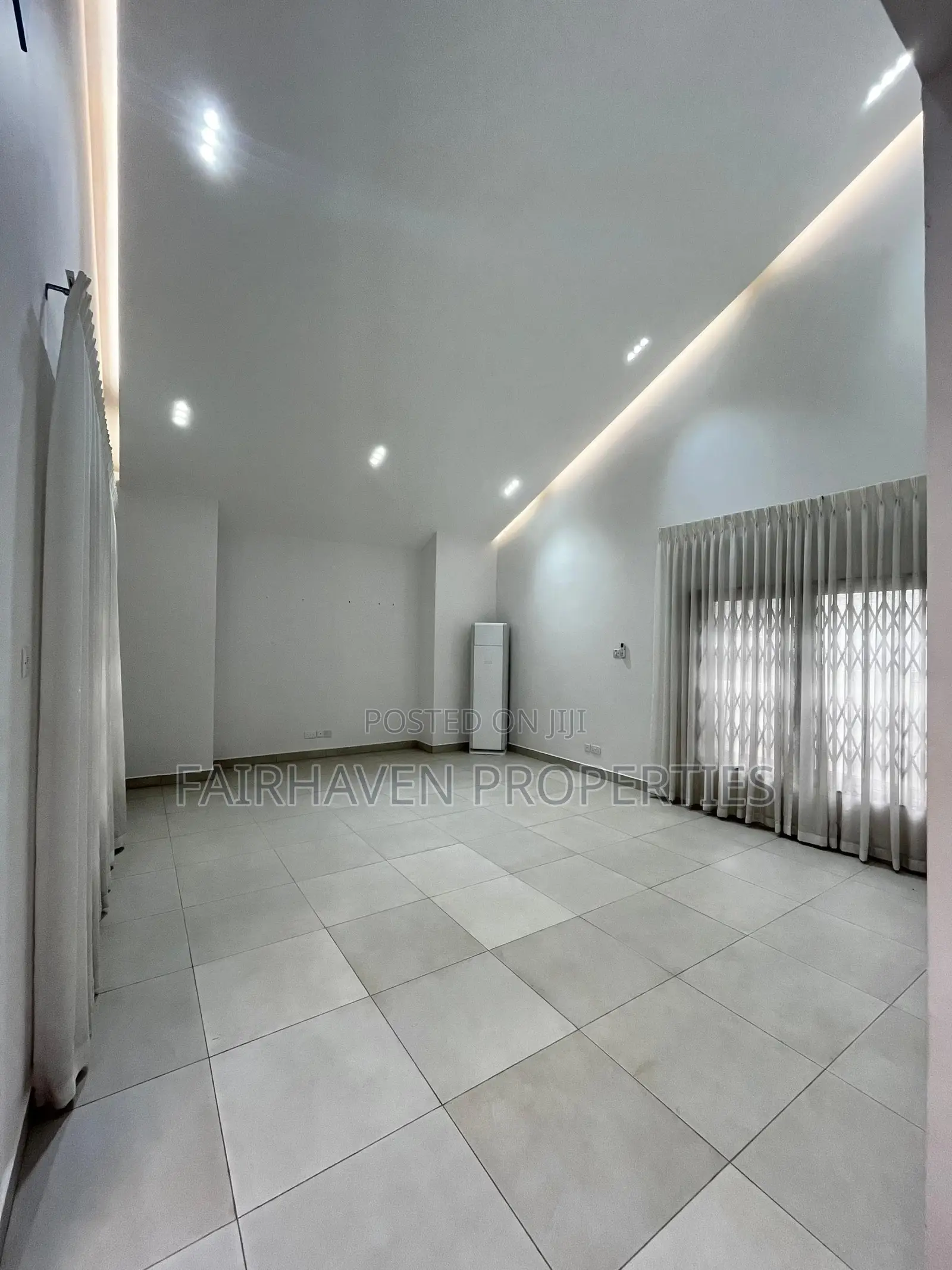 6bdrm House in Cantonment, Cantonments for sale