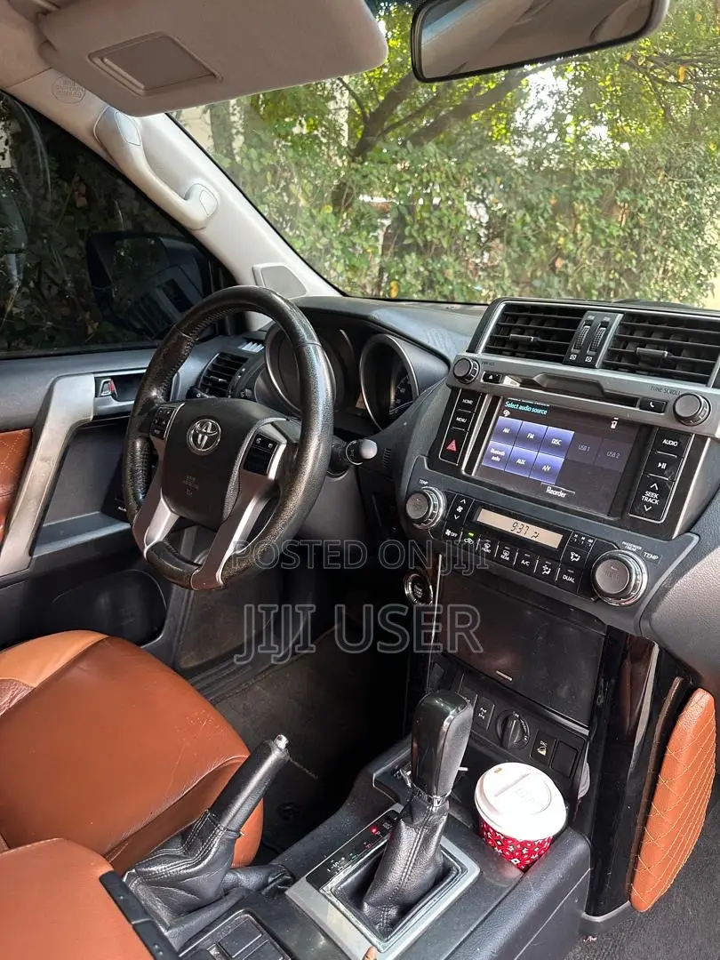 Toyota Land Cruiser Prado 2.8 2017 Gray