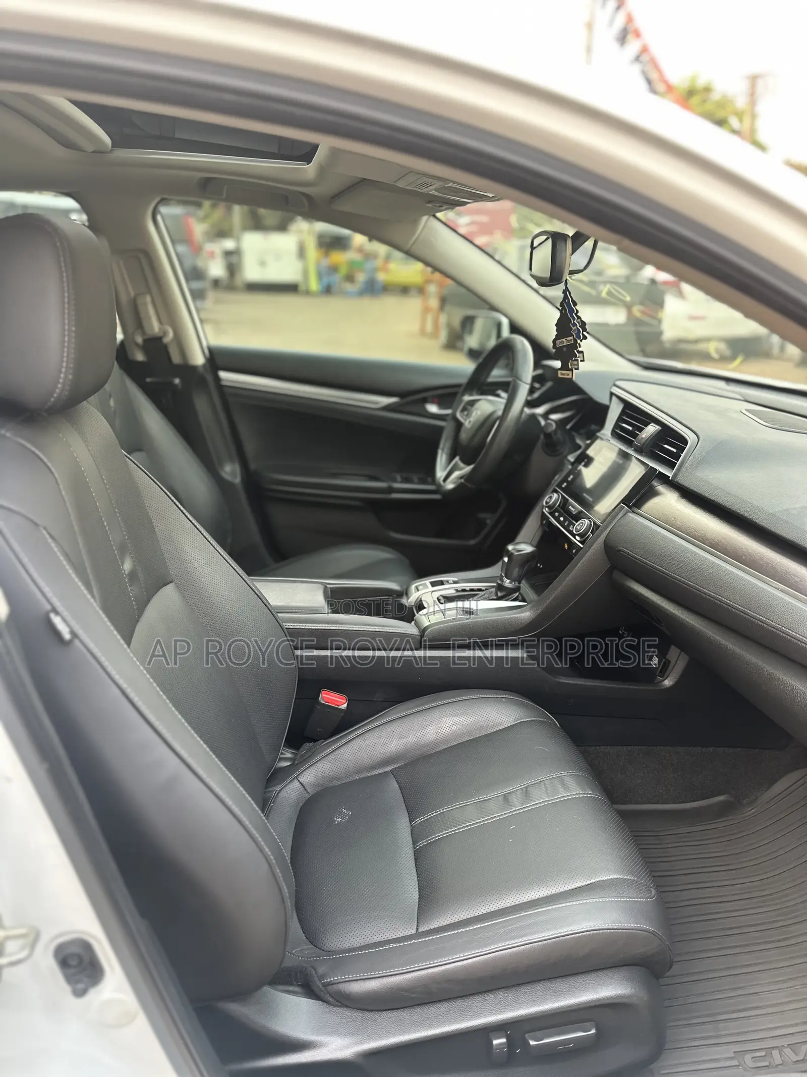 Honda Civic Touring 4dr Sedan (1.5L 4cyl) 2017 White