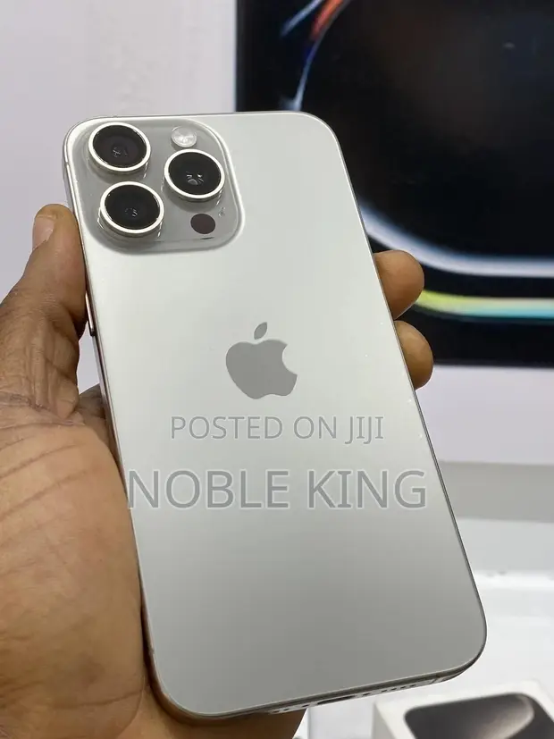 Apple iPhone 15 Pro Max 512 GB Silver in Dzorwulu - Mobile Phones