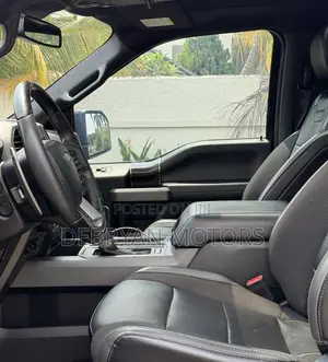Ford F-150 Raptor 4x4 SuperCrew Cab Styleside 5.5 ft. box 145 in. WB