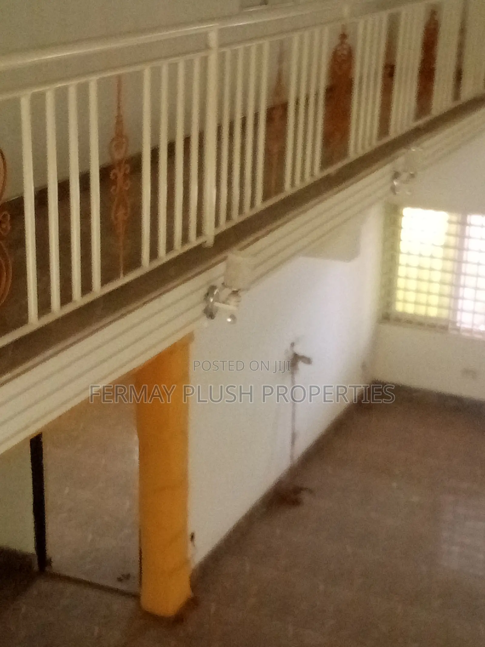 6bdrm Mansion in Gh Home, Commandos for sale
