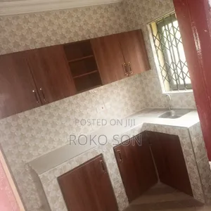 2bdrm Apartment in Dr Roko, Ablekuma for rent